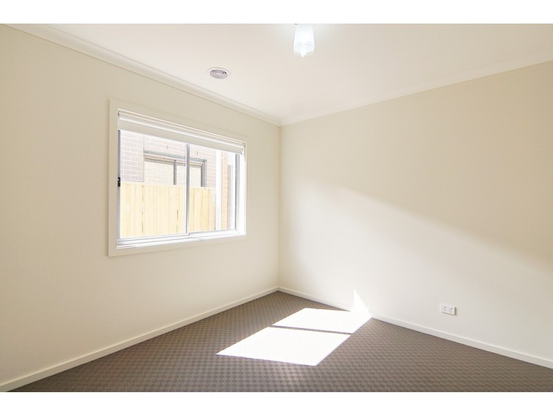 22 Fairhall Avenue, Werribee VIC 3030