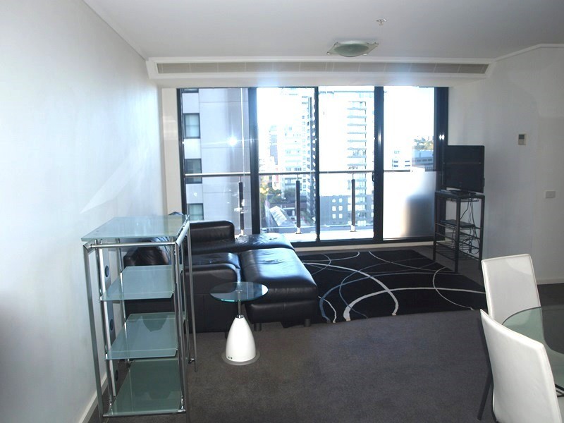 REF 030737/173 City Road, Southbank VIC 3006