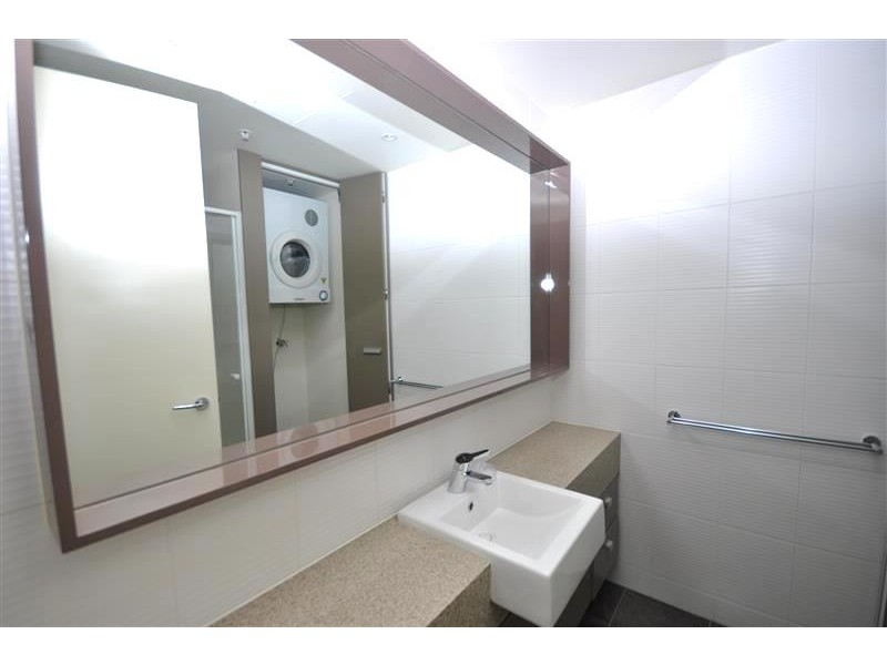 REF 031413/180 City Road, Southbank VIC 3006