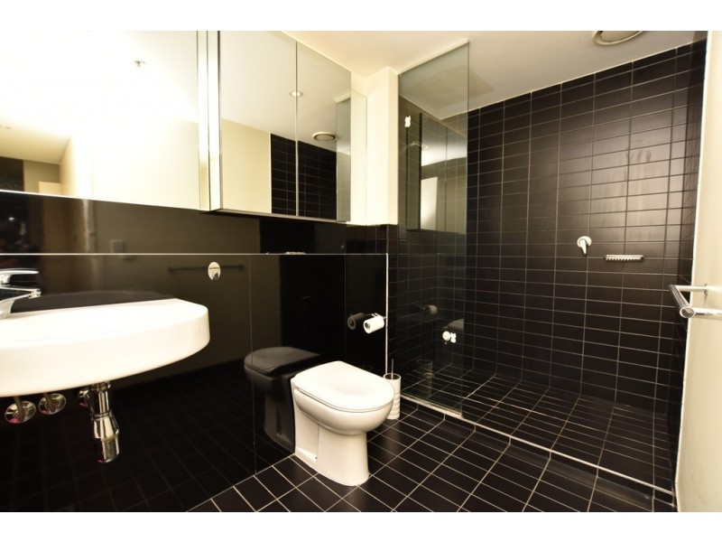 2405/620 Collins Street, Melbourne VIC 3000