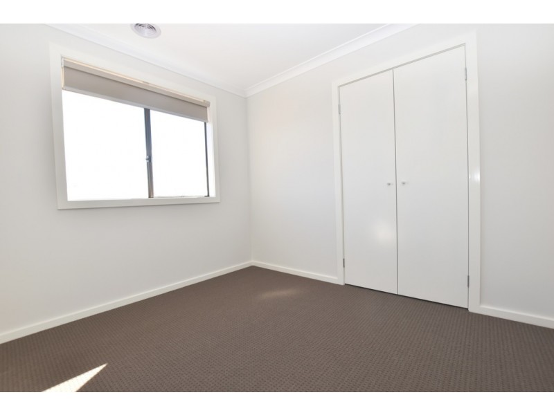 159 Wheelers Park Drive, Cranbourne North VIC 3977