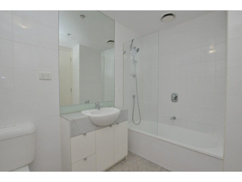 REF 031509/173 City Road, Southbank VIC 3006