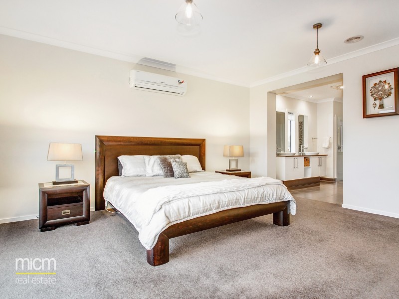 23 Oakland Avenue, Point Cook VIC 3030