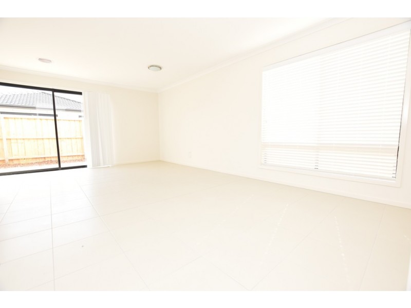 22 Jolimont Road, Point Cook VIC 3030