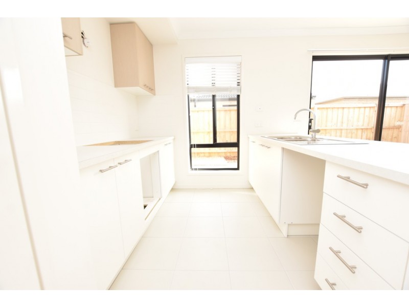 22 Jolimont Road, Point Cook VIC 3030