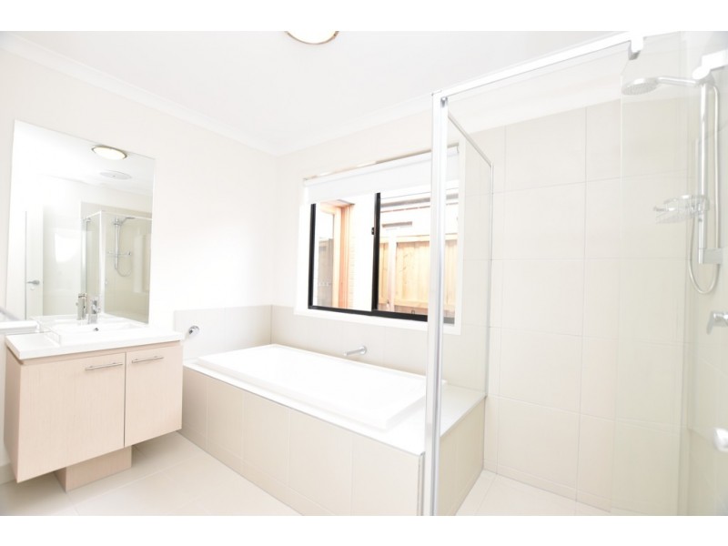 22 Jolimont Road, Point Cook VIC 3030