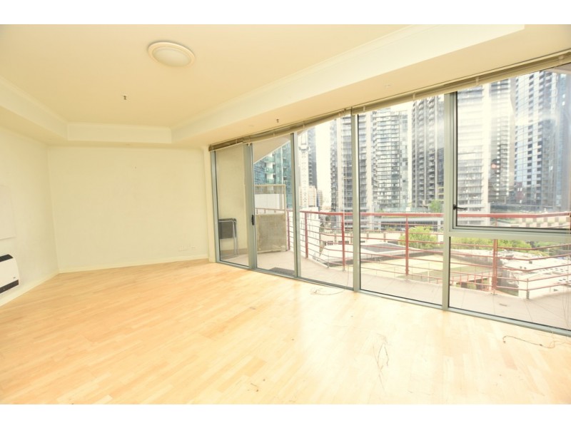 REF 031608/83 Queensbridge Street, Southbank VIC 3006