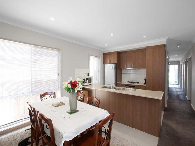 24 Windrest Way, Point Cook VIC 3030