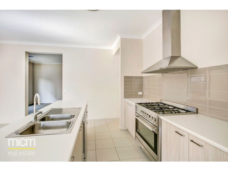 6 Lure Avenue, Point Cook VIC 3030