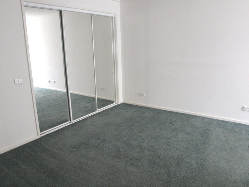 REF 032001/163 City Road, Southbank VIC 3006