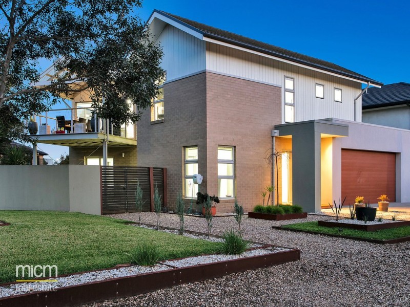 22 Lincoln Park Close, Sanctuary Lakes VIC 3030