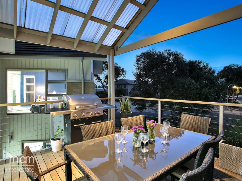 22 Lincoln Park Close, Sanctuary Lakes VIC 3030
