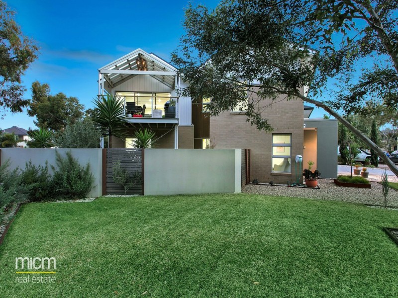 22 Lincoln Park Close, Sanctuary Lakes VIC 3030