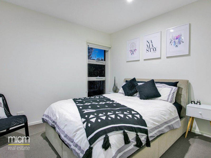 22 Lincoln Park Close, Sanctuary Lakes VIC 3030