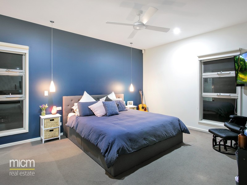 22 Lincoln Park Close, Sanctuary Lakes VIC 3030