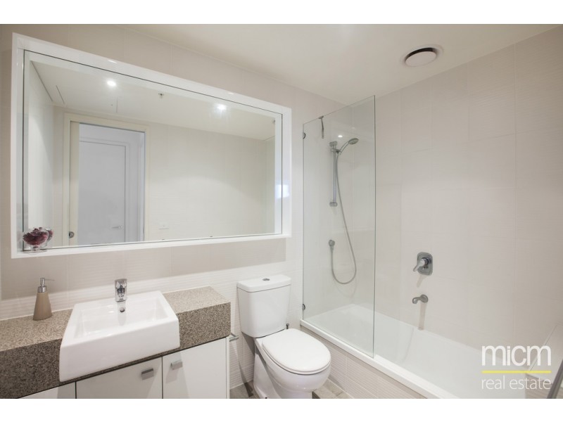 REF 032308/180 City Road, Southbank VIC 3006