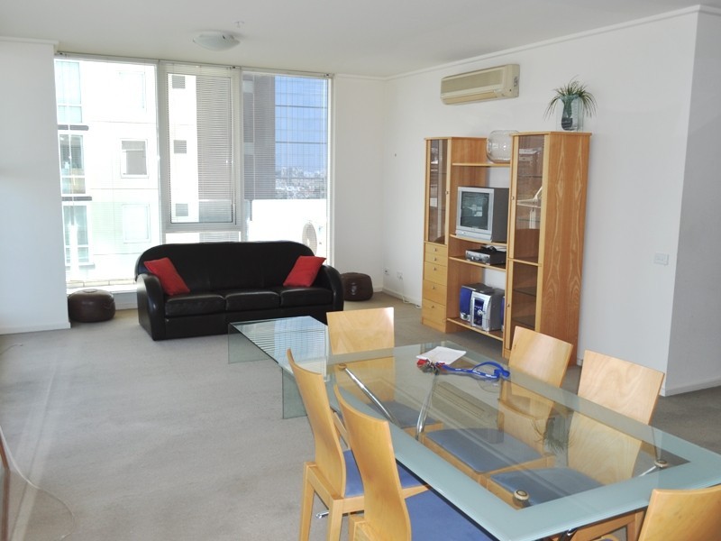REF 032623/83 Whiteman Street, Southbank VIC 3006