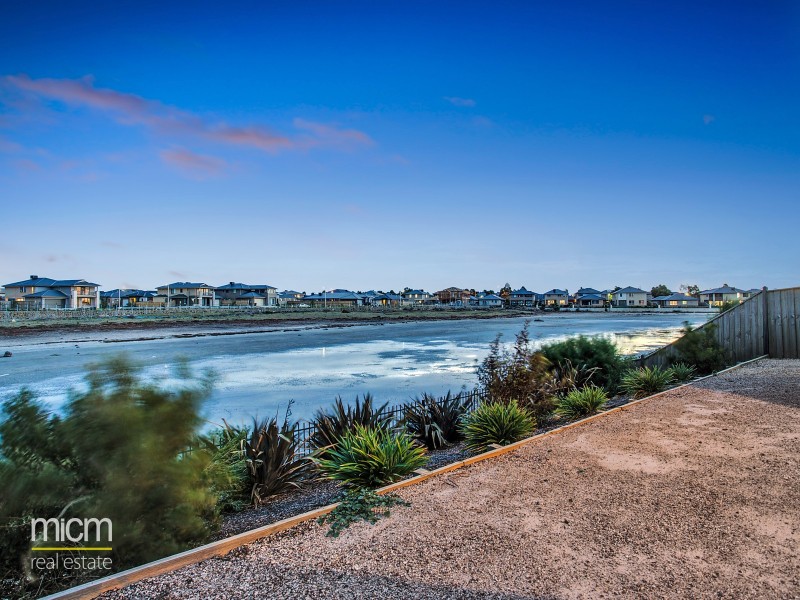 220 Sanctuary Lakes South Boulevard, Point Cook VIC 3030