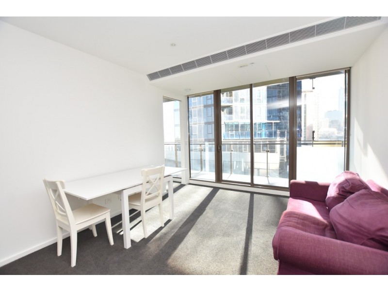 REF 032808/118 Kavanagh Street, Southbank VIC 3006