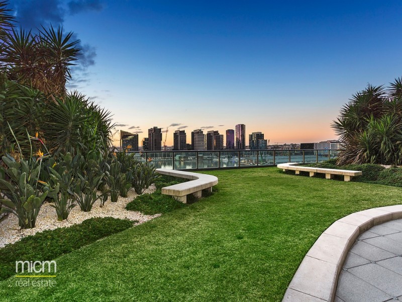 123/8 Waterside Place, Docklands VIC 3008
