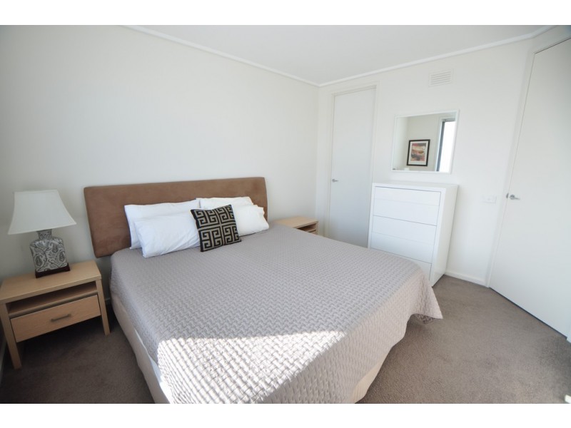 REF 032979/99 Whiteman Street, Southbank VIC 3006