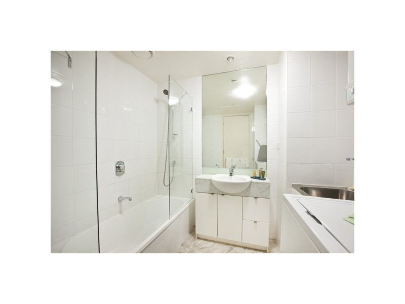 REF 040298/100 Kavanagh Street, Southbank VIC 3006