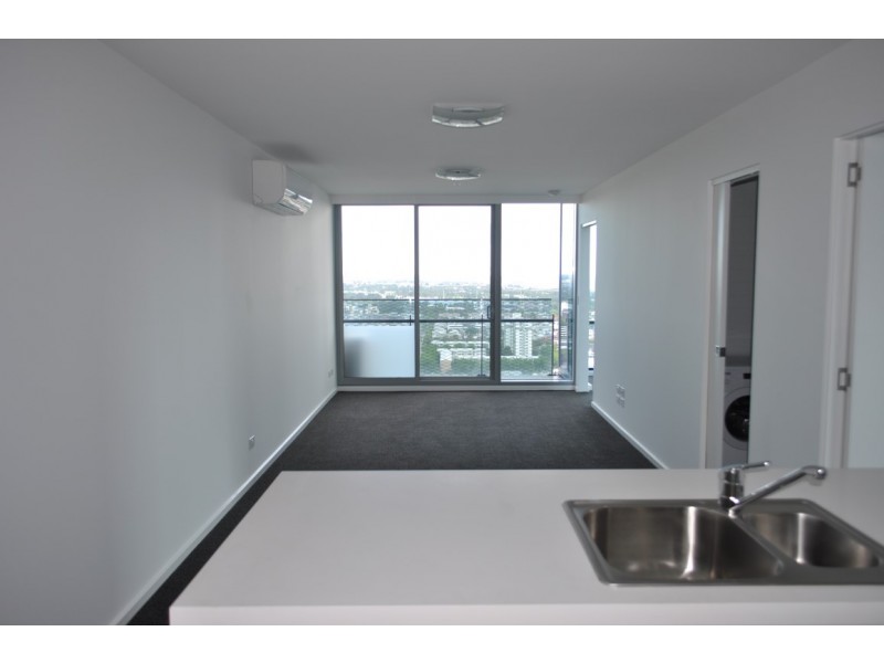 REF 040306/241 City Road, Southbank VIC 3006