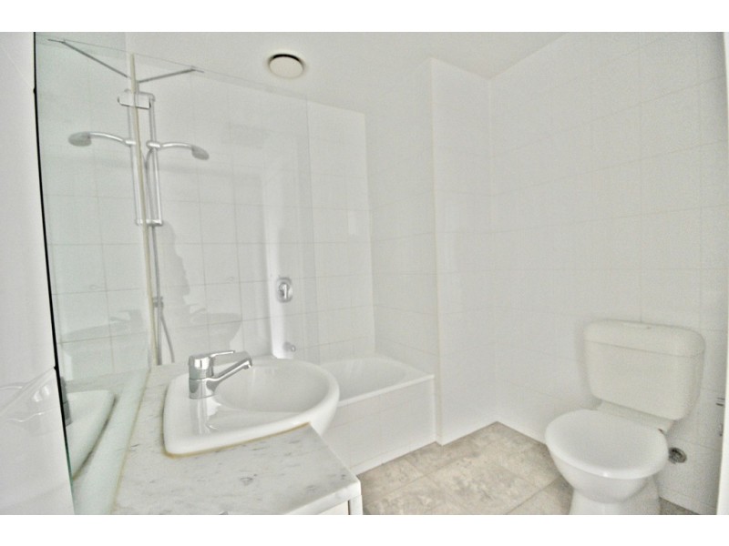 REF 040320/183 City Road, Southbank VIC 3006