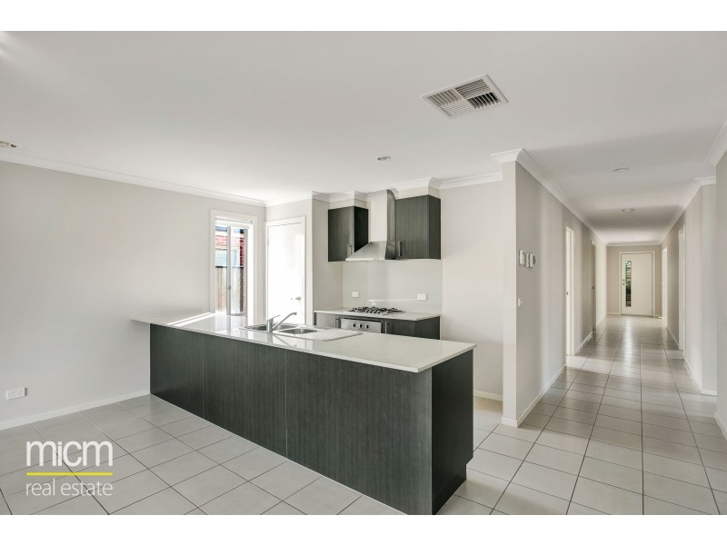 3 Walton Loop, Point Cook VIC 3030