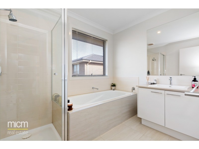 81 Bondi Parade, Point Cook VIC 3030