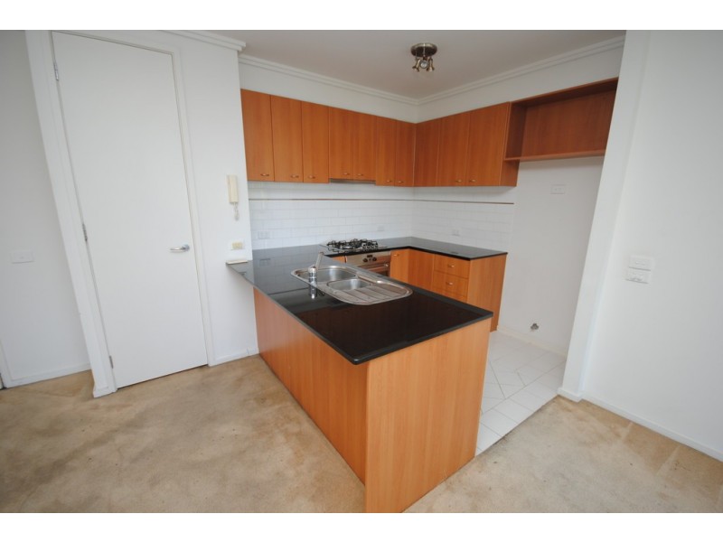 REF 041311/38 Bank Street, South Melbourne VIC 3205