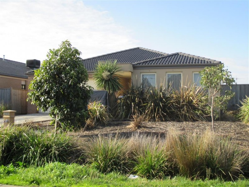 9 Shoveler Close, Williams Landing VIC 3027