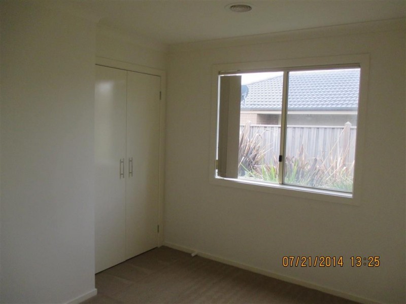 9 Shoveler Close, Williams Landing VIC 3027