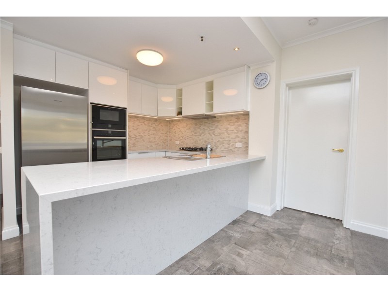 REF 041339/8 Wells Street, Southbank VIC 3006