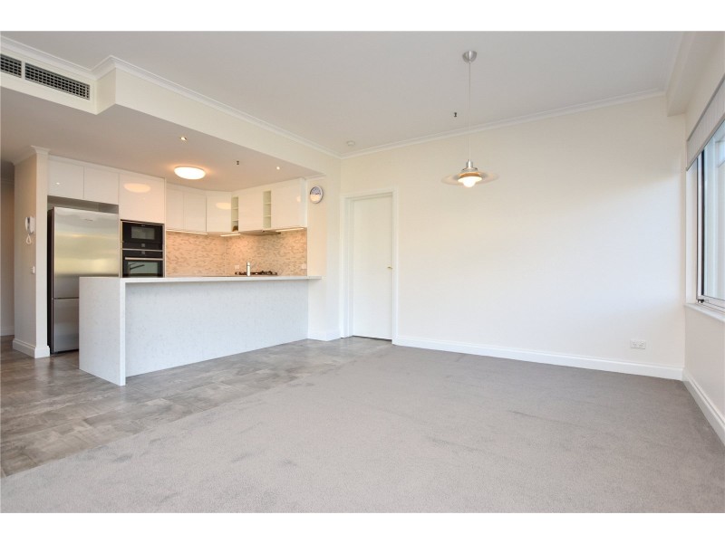 REF 041339/8 Wells Street, Southbank VIC 3006