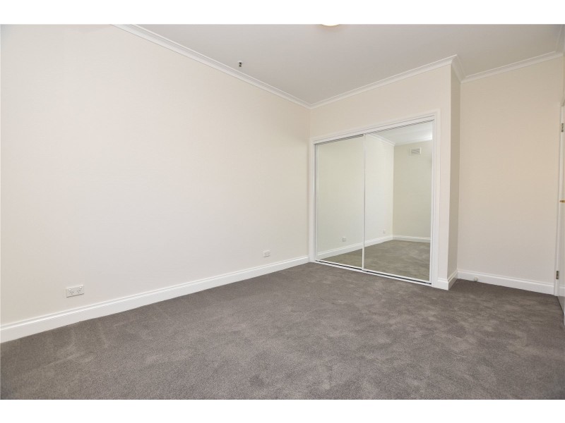 REF 041339/8 Wells Street, Southbank VIC 3006