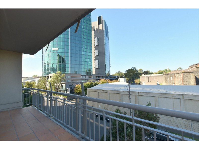 REF 041339/8 Wells Street, Southbank VIC 3006