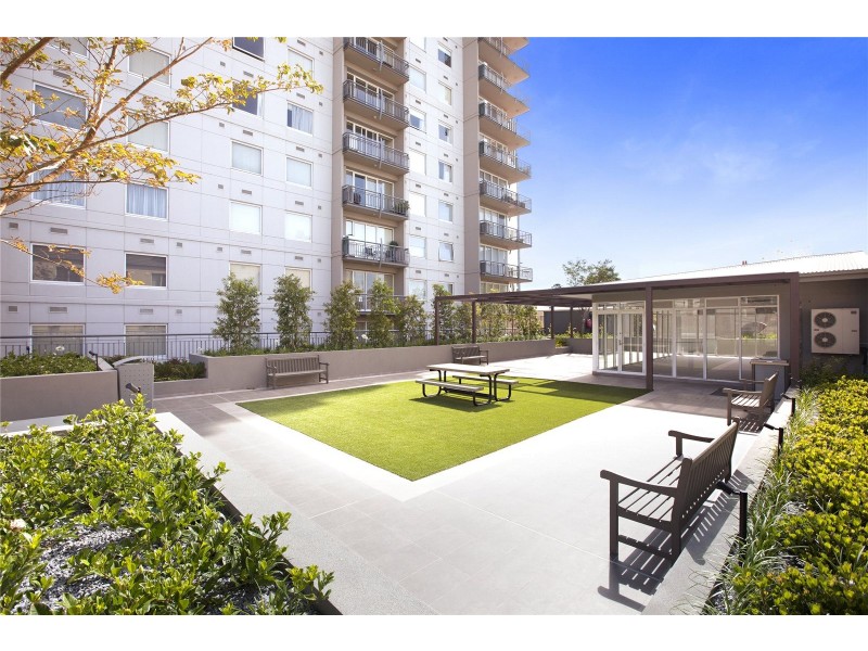 REF 041339/8 Wells Street, Southbank VIC 3006