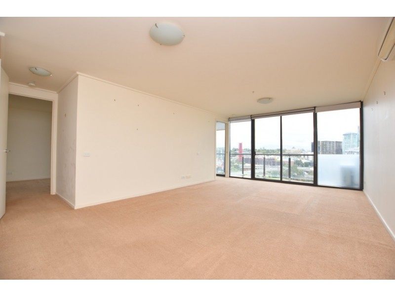 REF 041692/100 Kavanagh Street, Southbank VIC 3006
