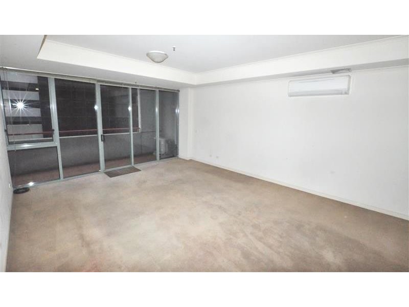 REF 041702/83 Queensbridge Street, Southbank VIC 3006