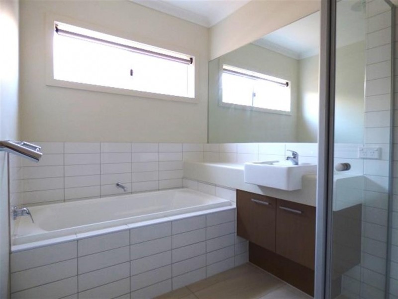 61 Barnstormer Boulevard, Point Cook VIC 3030