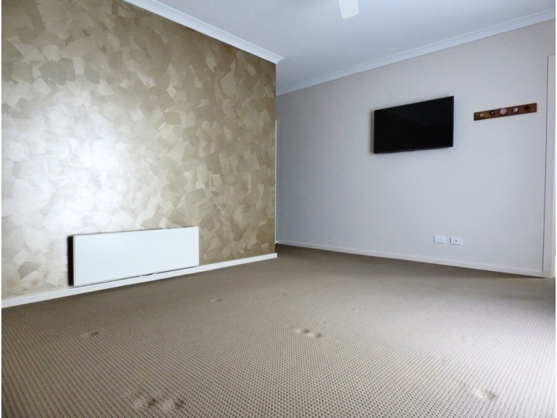 10 Whitetop Drive, Point Cook VIC 3030