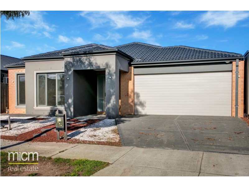 11 Martaban Crescent, Point Cook VIC 3030