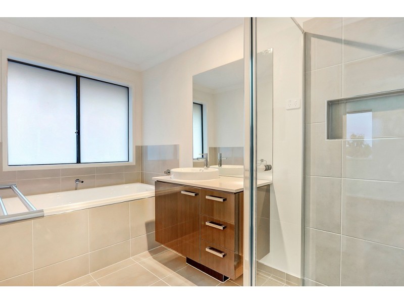 50 Award Crescent, Truganina VIC 3029