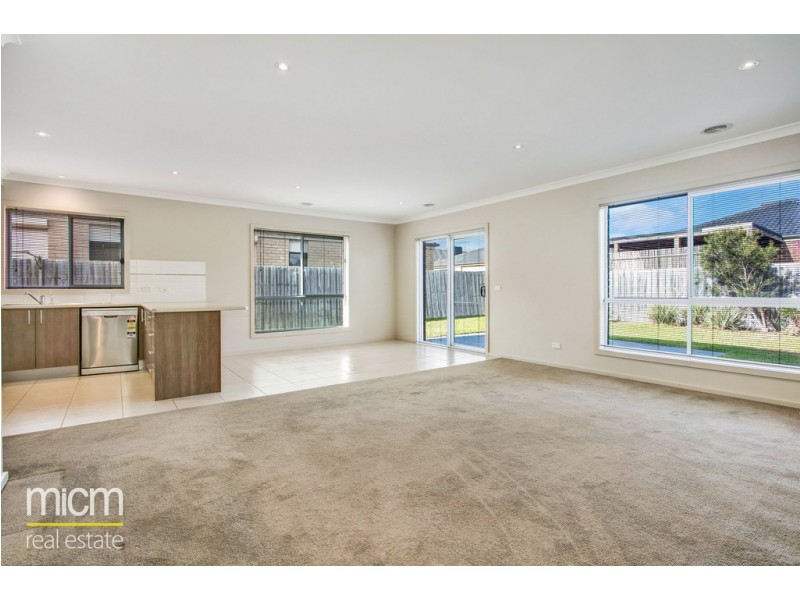 13 Landing Place, Point Cook VIC 3030