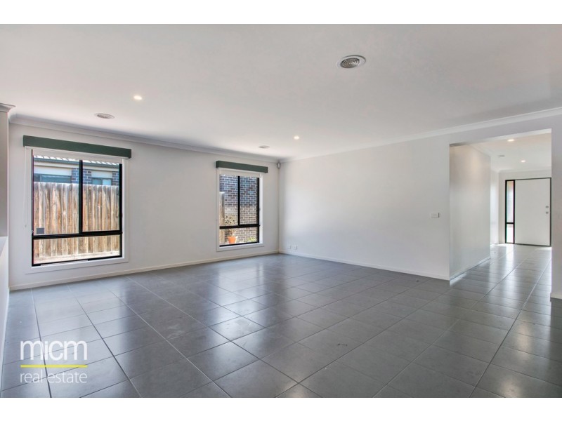 25 Grassbird Drive, Point Cook VIC 3030