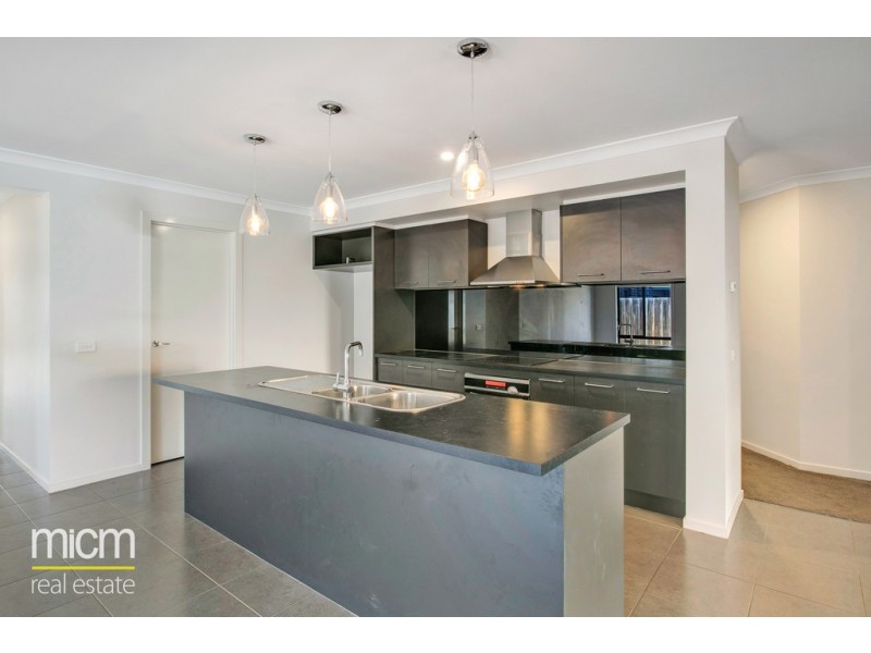 25 Grassbird Drive, Point Cook VIC 3030