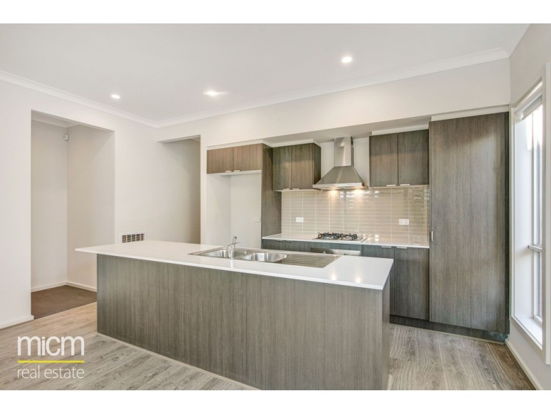 30 Astoria Drive, Point Cook VIC 3030