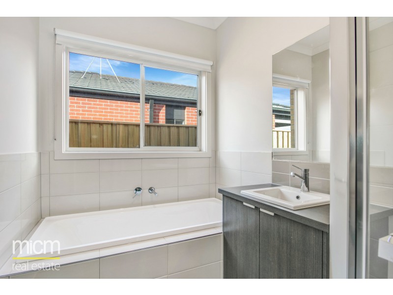 30 Astoria Drive, Point Cook VIC 3030