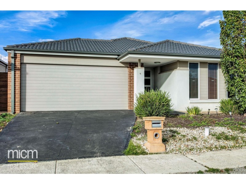 9 Seacoast Street, Point Cook VIC 3030